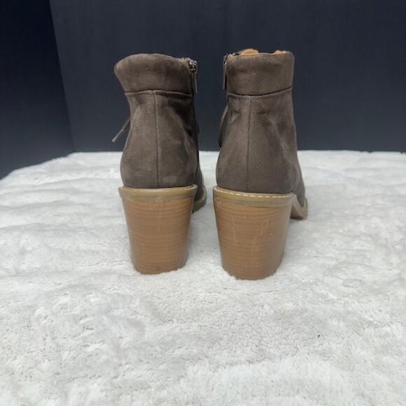 Universal Threads Chunky Heel Boots Woman's 9.5 - Picture 5 of 12